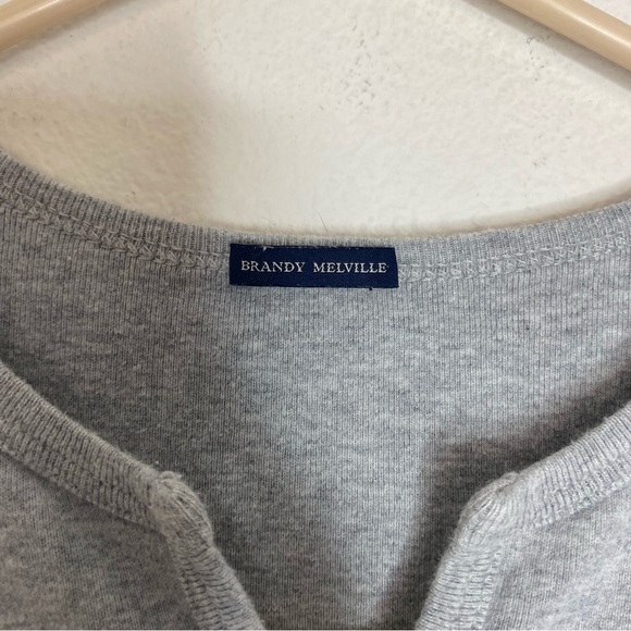 Brandy Melville Gray Cotton Cropped Baby Tee - Picture 2 of 4